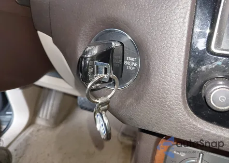 2014 Volkswagen Touareg V6 from USA, damaged, VIN WVGEF9BP8ED002061